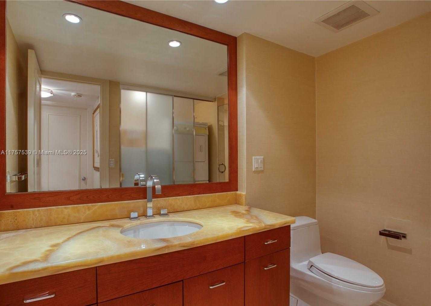 Small Image of 19500 TURNBERRY WAY #20F, Aventura Number 15