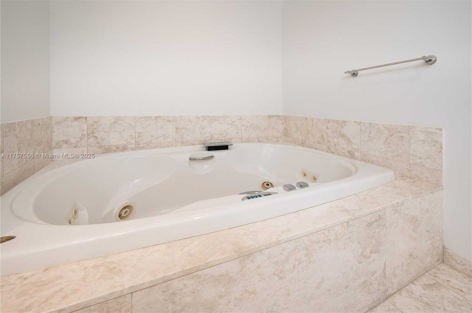 Small Image of 1331 BRICKELL BAY DR #1801, Miami Number 22
