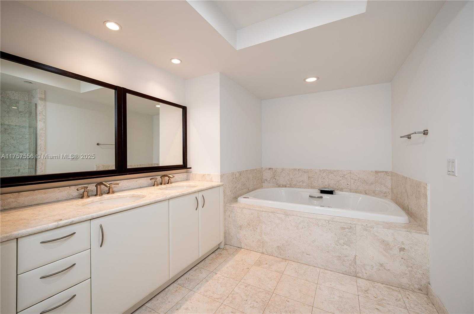 Small Image of 1331 BRICKELL BAY DR #1801, Miami Number 25