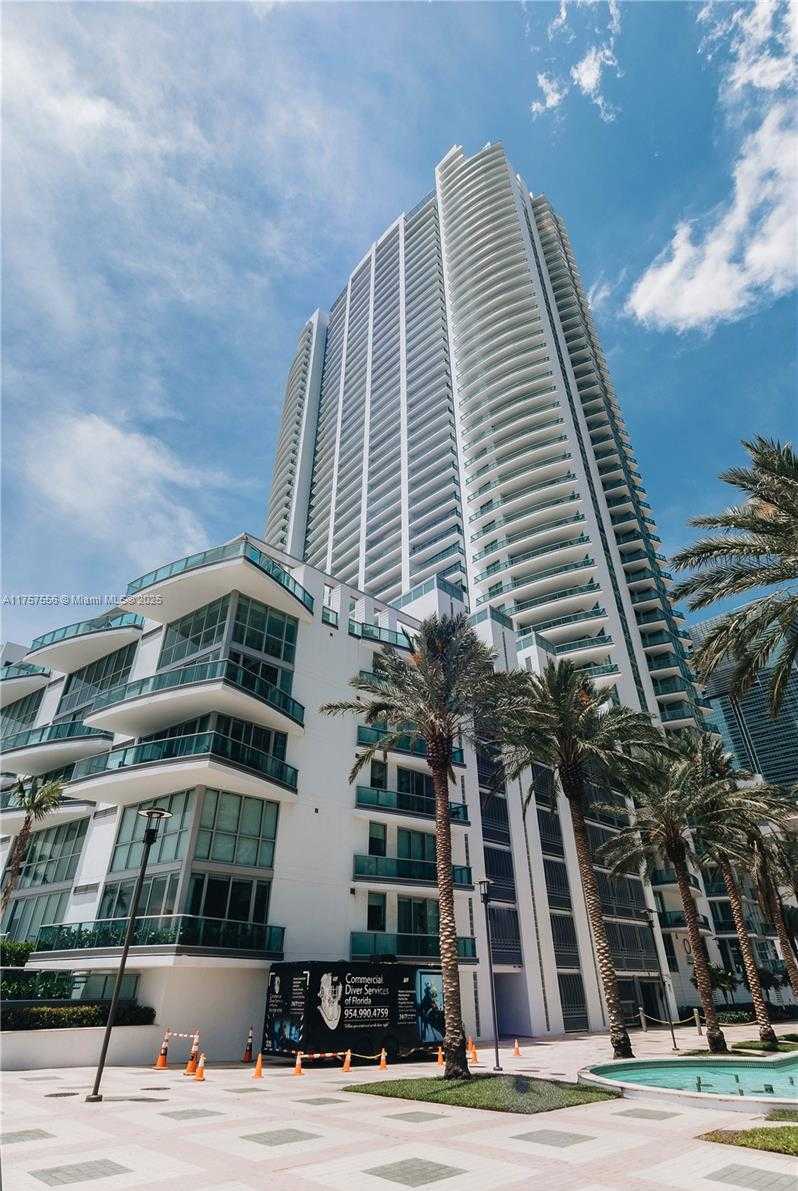 Small Image of 1331 BRICKELL BAY DR #1801, Miami Number 4