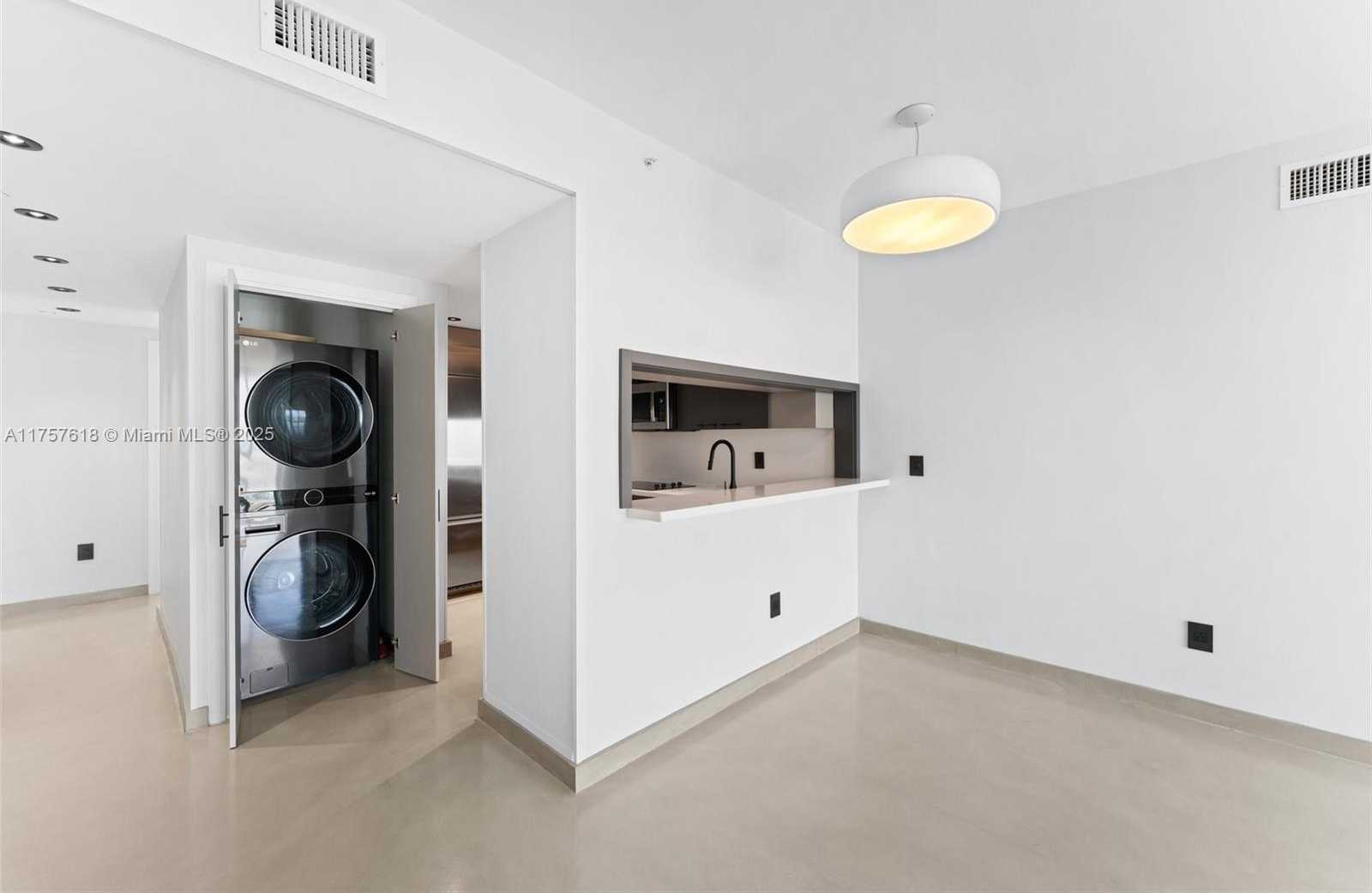 Small Image of 540 WEST AVE #2211, Miami Beach Number 11