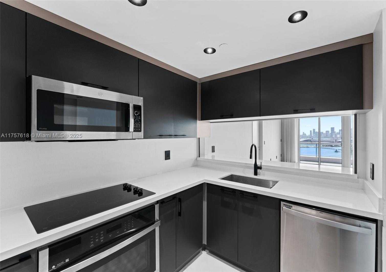 Small Image of 540 WEST AVE #2211, Miami Beach Number 2
