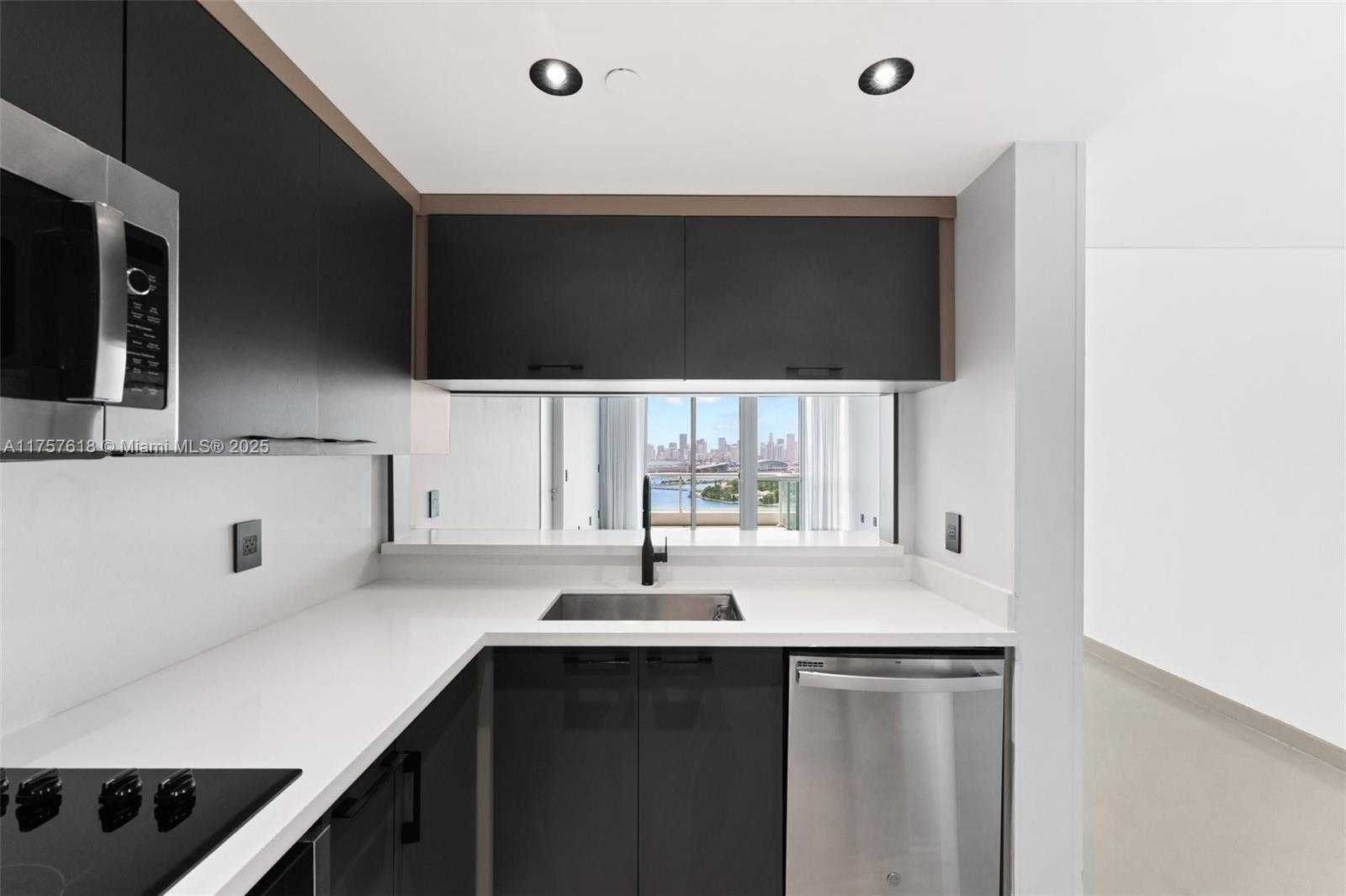 Small Image of 540 WEST AVE #2211, Miami Beach Number 4