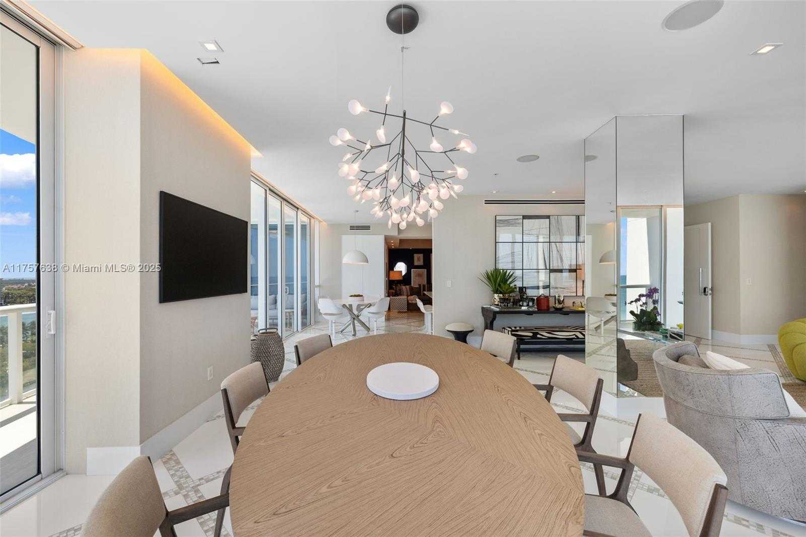 Small Image of 50 SOUTH POINTE DR #1502/03, Miami Beach Number 10