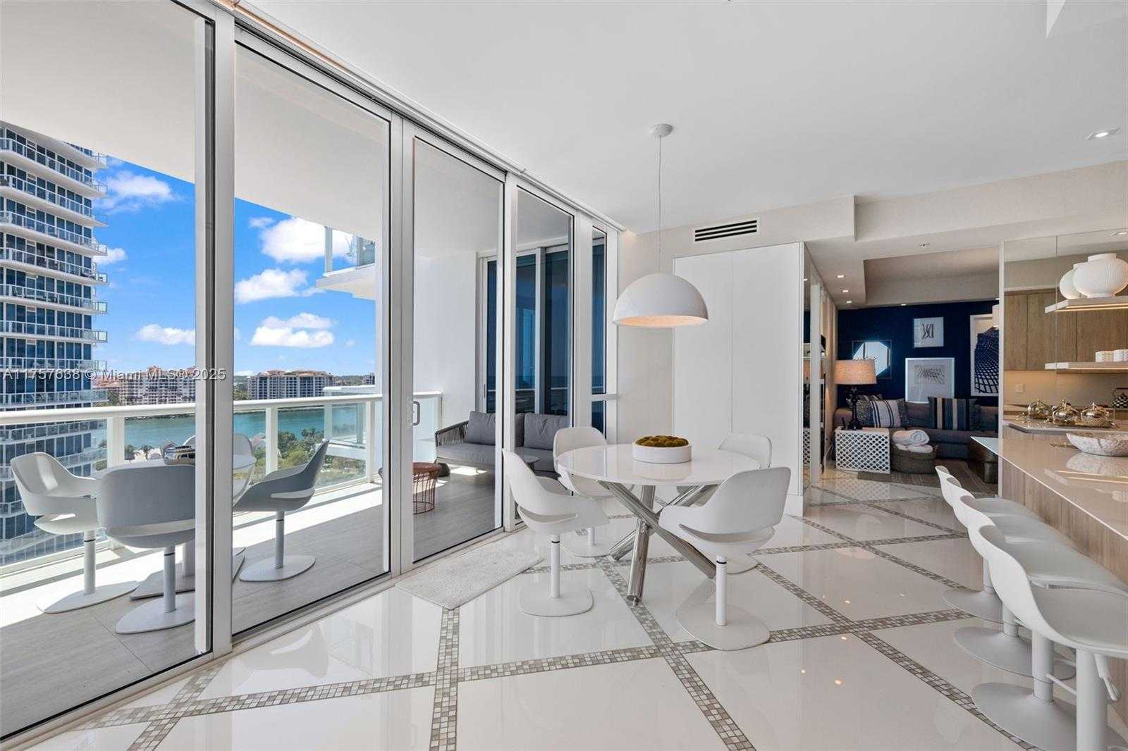 Small Image of 50 SOUTH POINTE DR #1502/03, Miami Beach Number 11