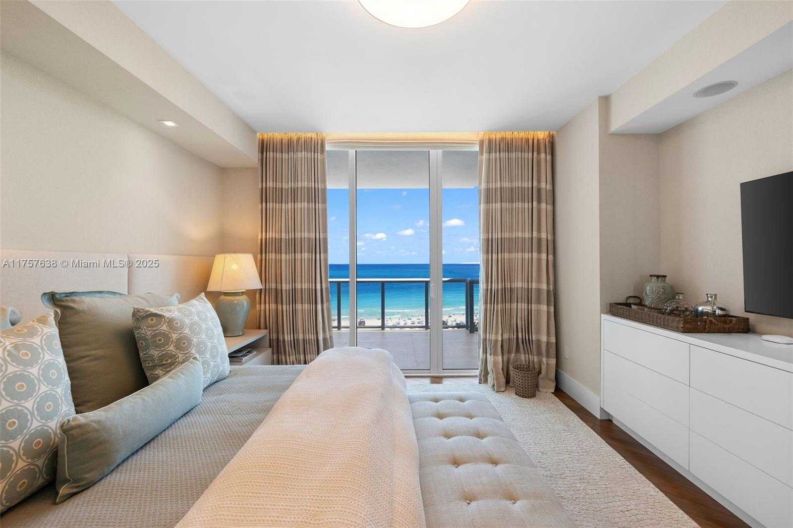 Small Image of 50 SOUTH POINTE DR #1502/03, Miami Beach Number 22