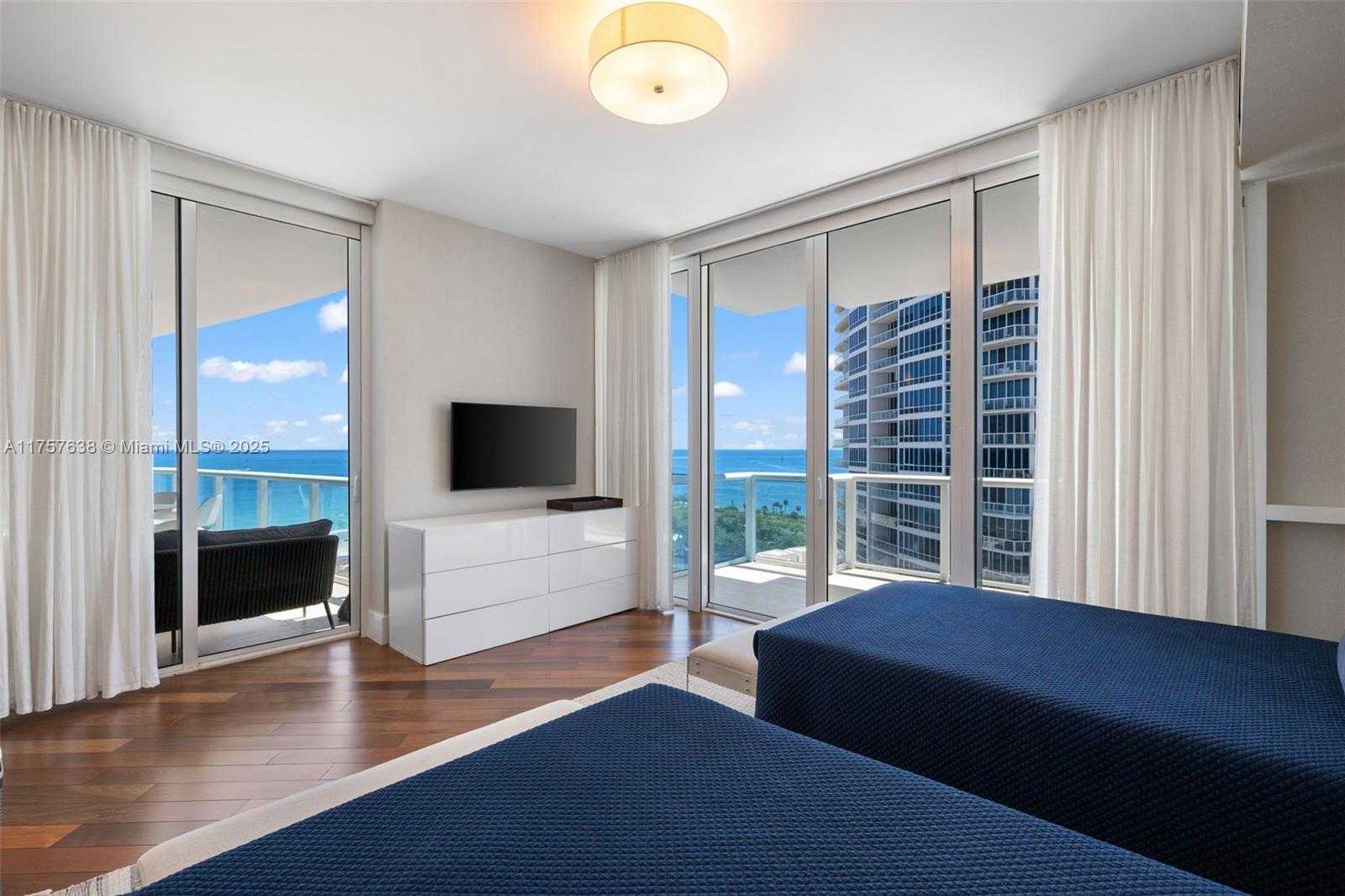 Small Image of 50 SOUTH POINTE DR #1502/03, Miami Beach Number 30
