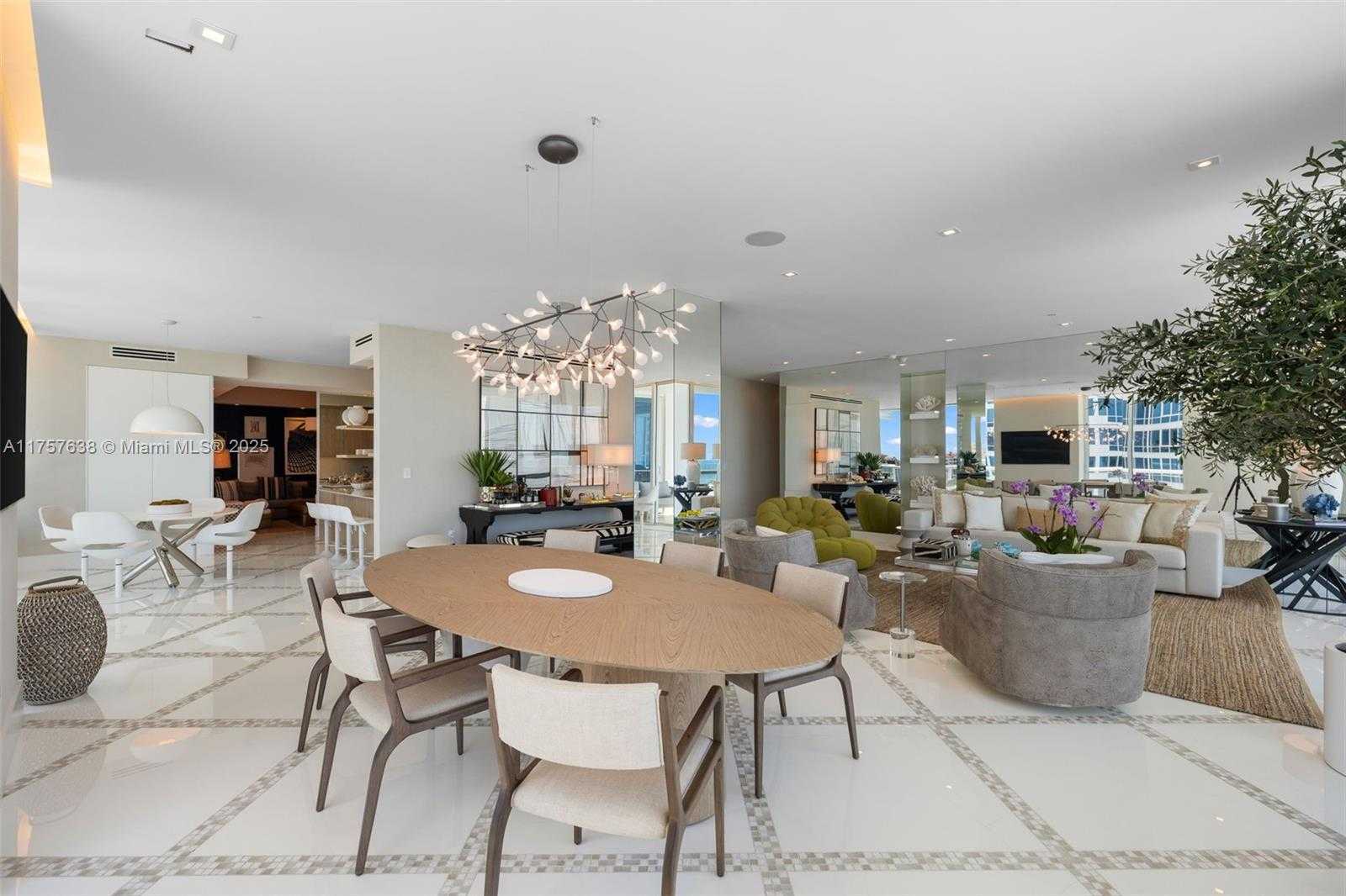 Small Image of 50 SOUTH POINTE DR #1502/03, Miami Beach Number 7