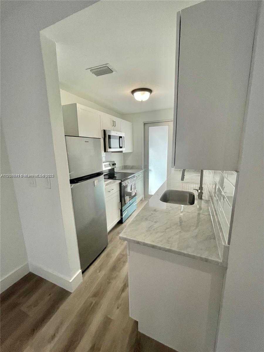 Small Image of 3931 GARDEN AVE #3931, Miami Beach Number 6