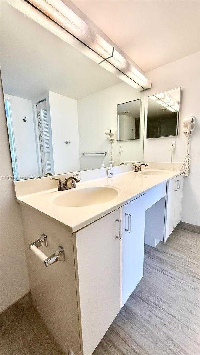 Small Image of 3300 NORTH EAST 192ND ST #PH09, Aventura Number 29