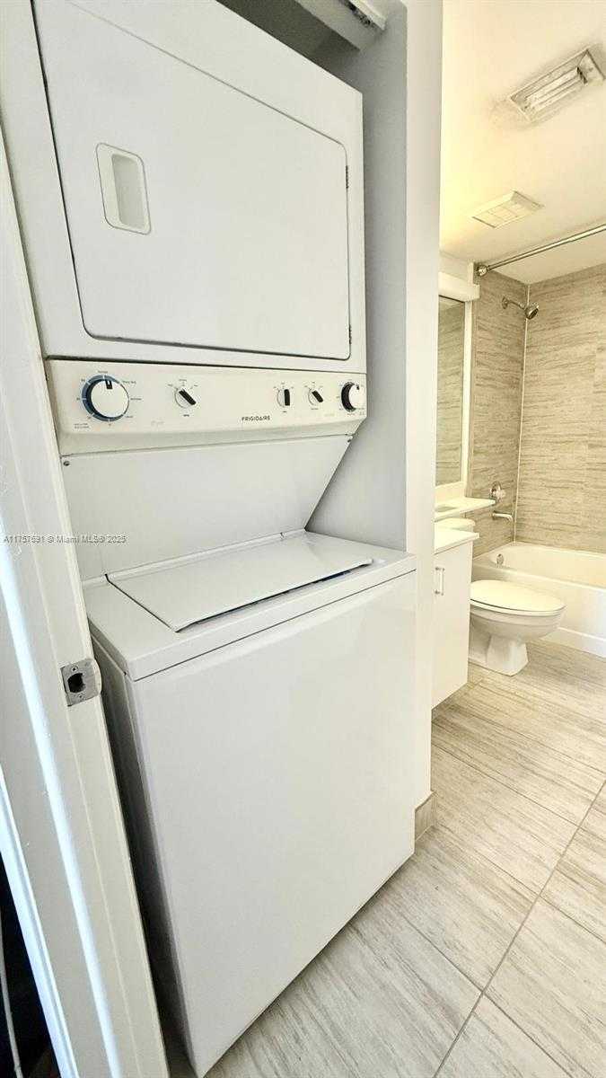 Small Image of 3300 NORTH EAST 192ND ST #PH09, Aventura Number 34