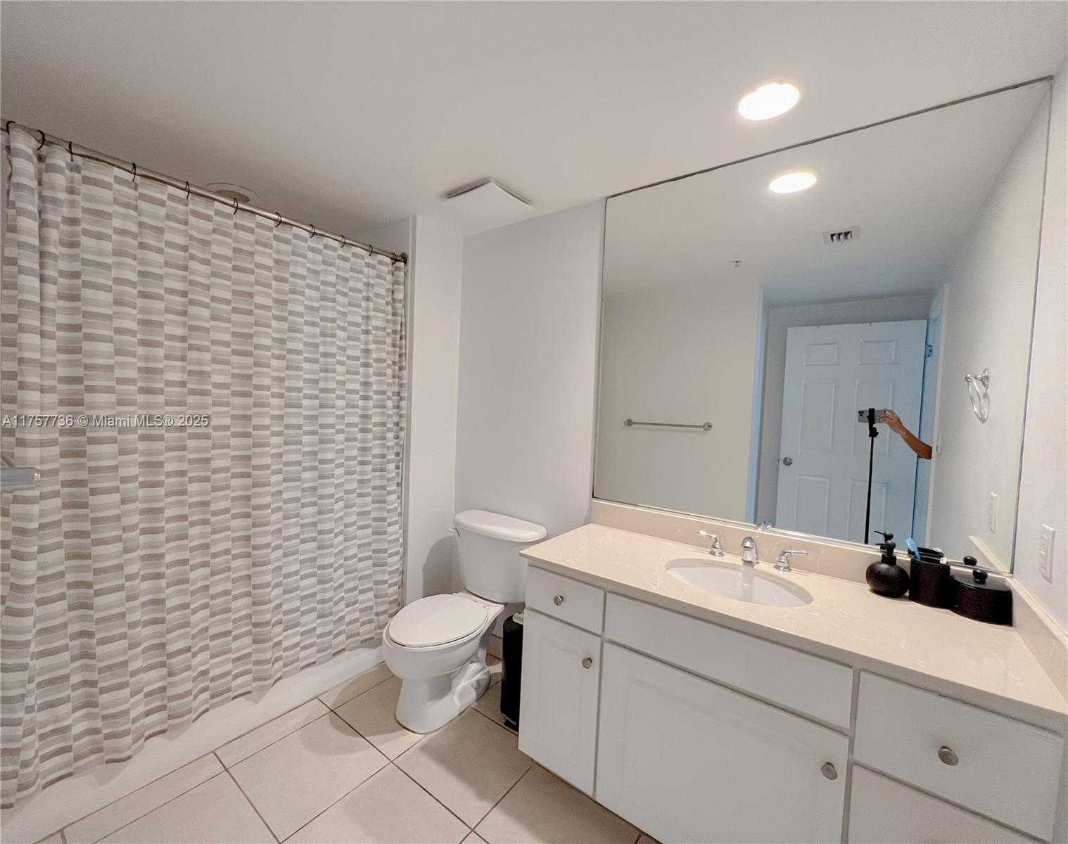 Small Image of 2000 NORTH BAYSHORE DR #608, Miami Number 10