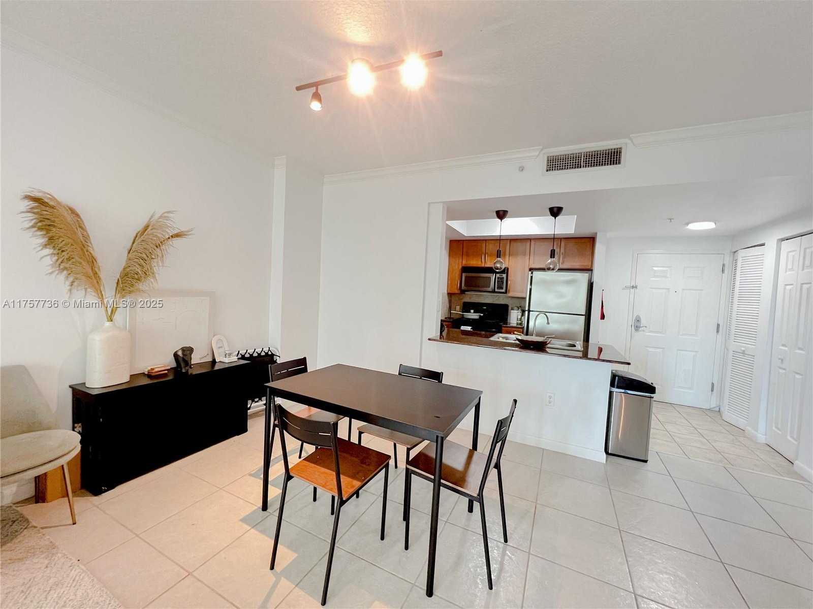 Small Image of 2000 NORTH BAYSHORE DR #608, Miami Number 3