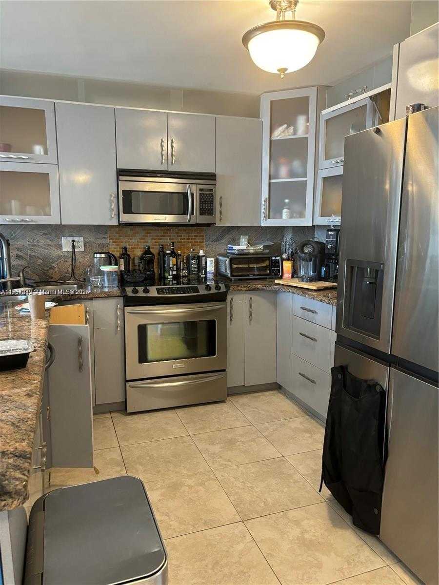 Small Image of 1865 SOUTH OCEAN DR #14G, Hallandale Beach Number 5