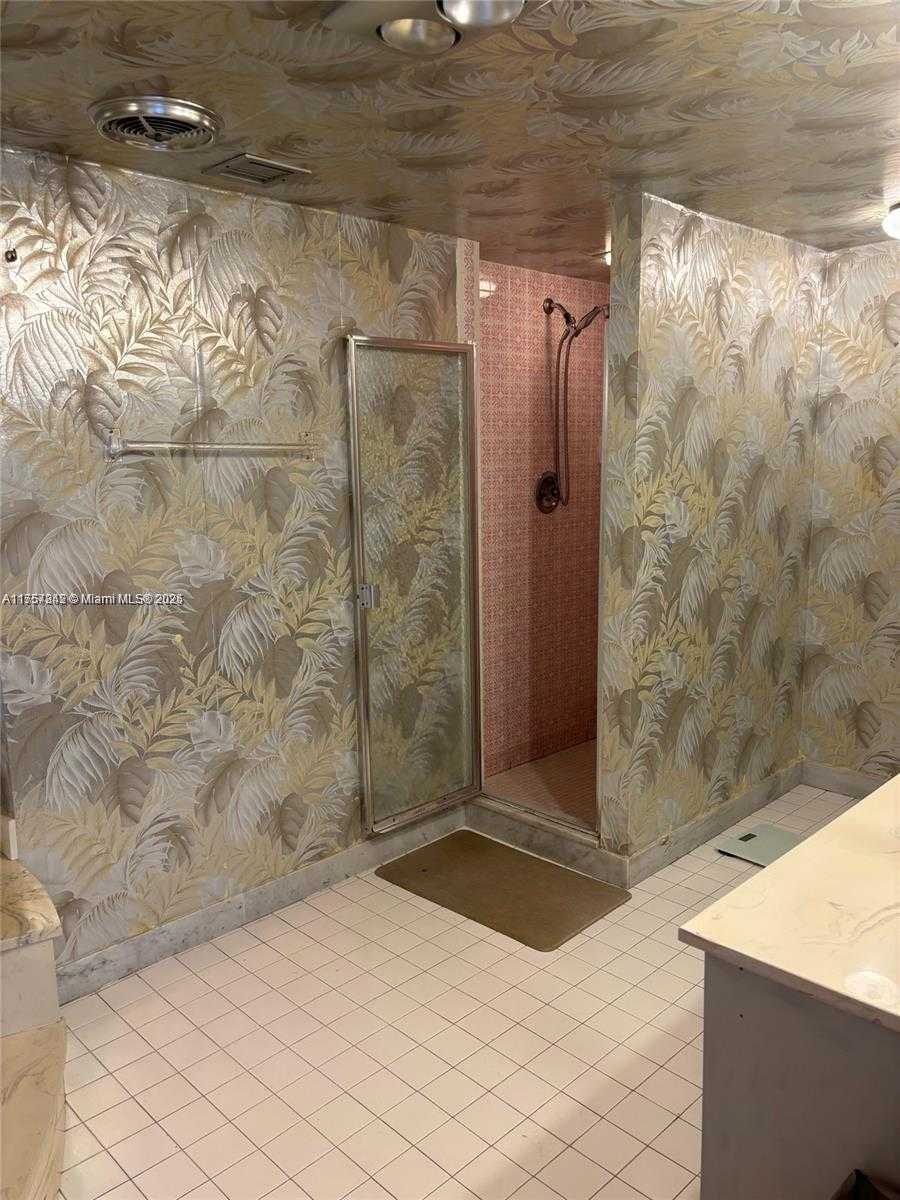 Small Image of 1865 SOUTH OCEAN DR #14G, Hallandale Beach Number 7