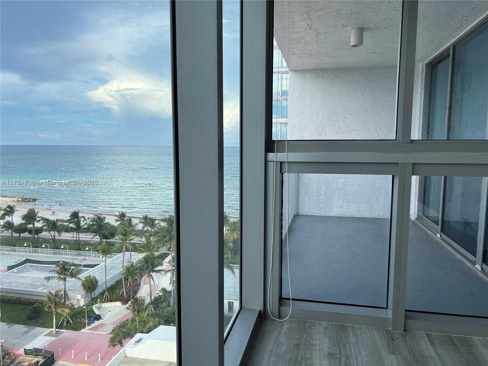 Small Image of 2655 COLLINS AVE #1405, Miami Beach Number 2