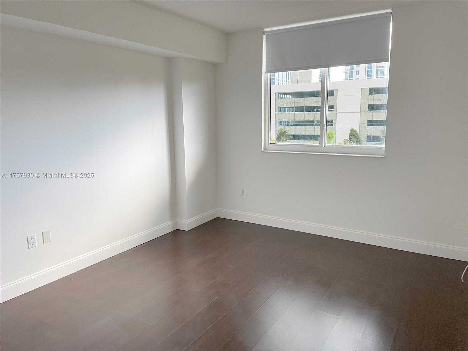 Small Image of 18800 NORTH EAST 29TH AVE #507, Aventura Number 4