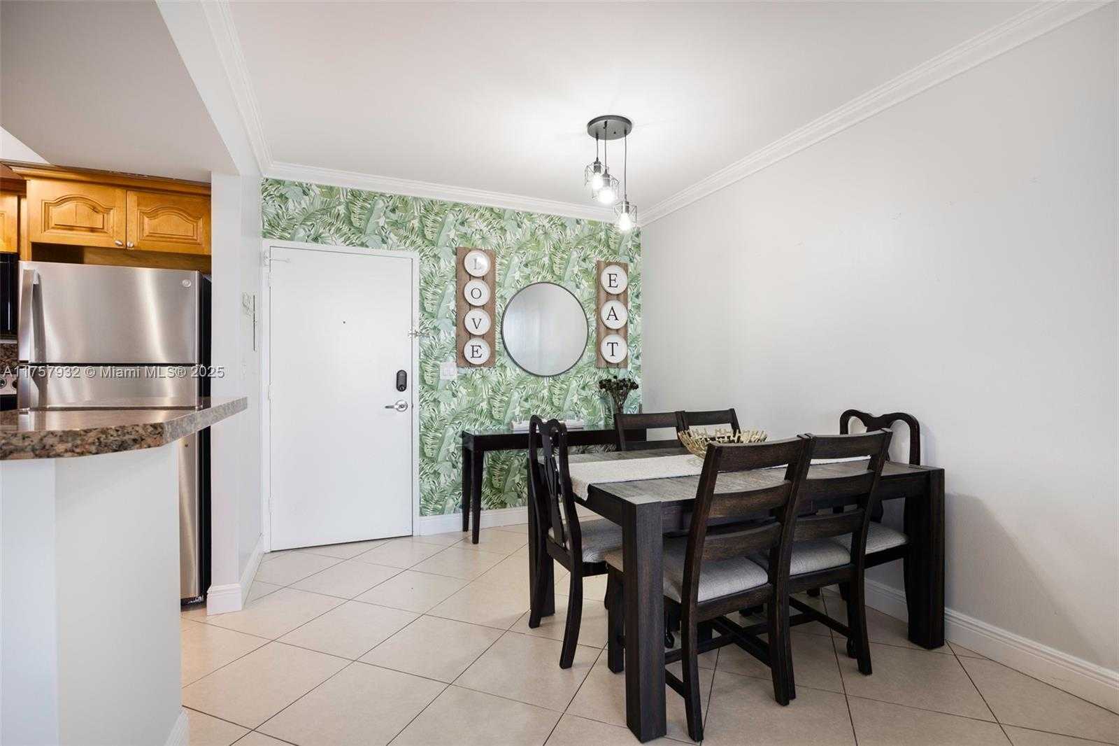 Small Image of 7441 WAYNE AVE #2B, Miami Beach Number 6