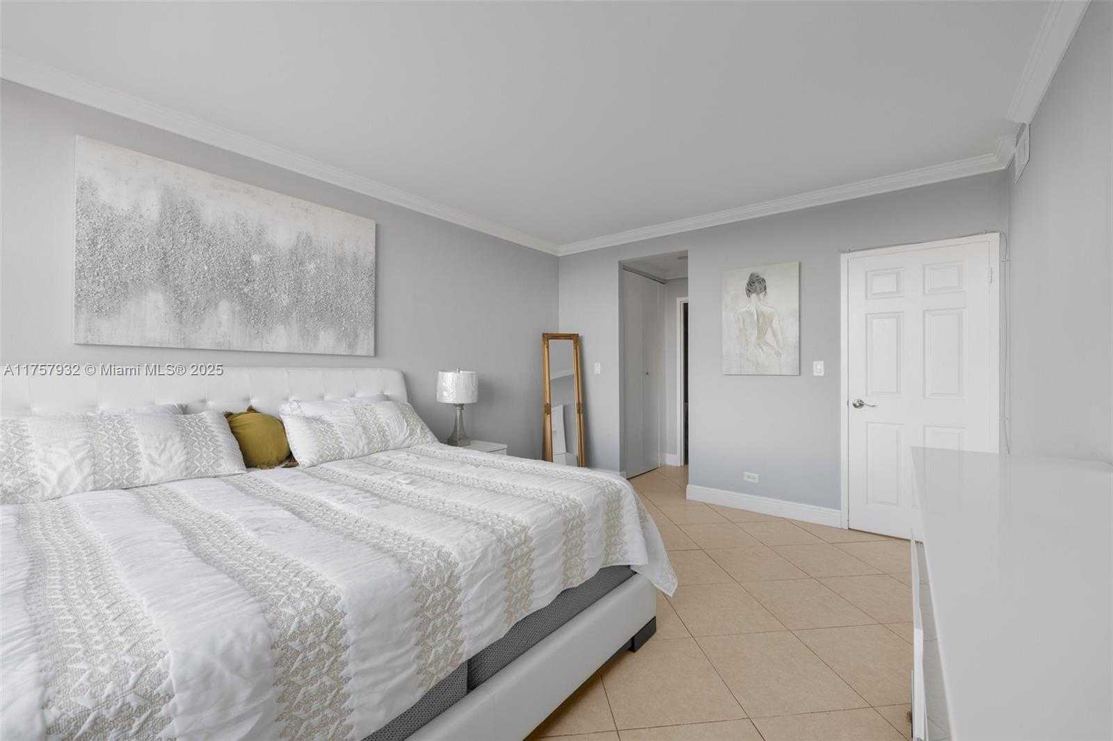 Small Image of 7441 WAYNE AVE #2B, Miami Beach Number 9