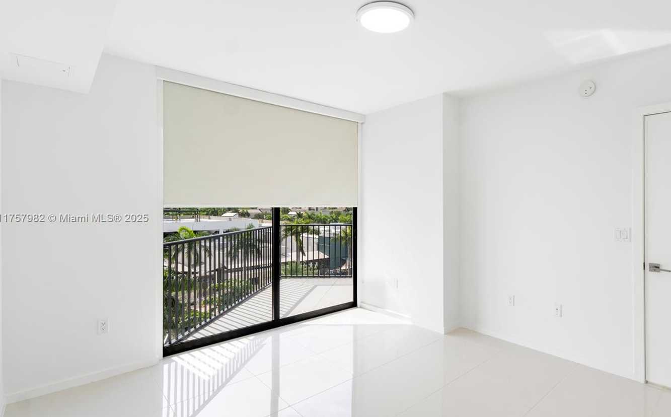 Small Image of 5300 NORTH WEST 85TH AVE #303, Doral Number 10
