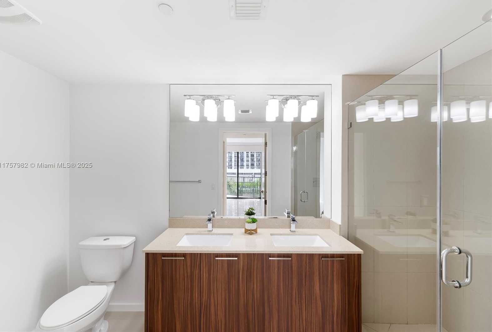 Small Image of 5300 NORTH WEST 85TH AVE #303, Doral Number 15