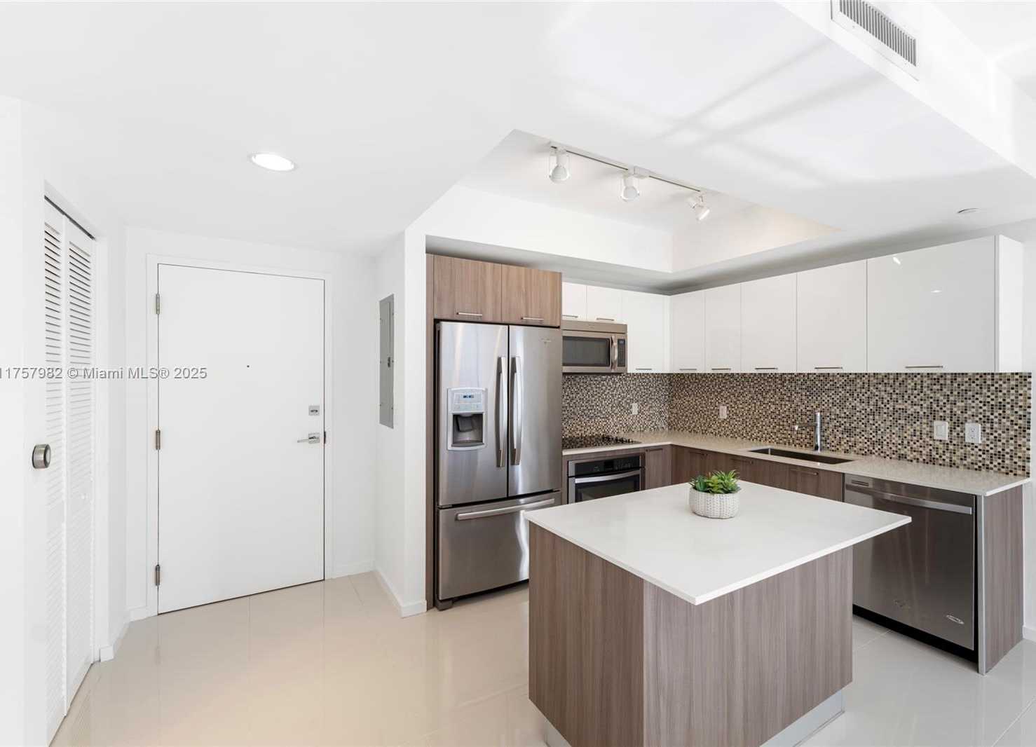 Small Image of 5300 NORTH WEST 85TH AVE #303, Doral Number 4