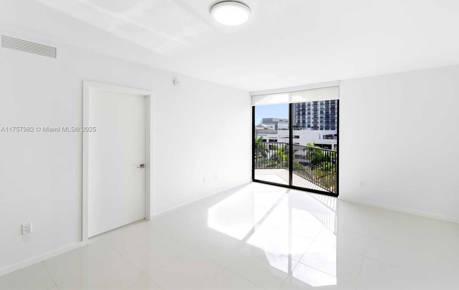Small Image of 5300 NORTH WEST 85TH AVE #303, Doral Number 6