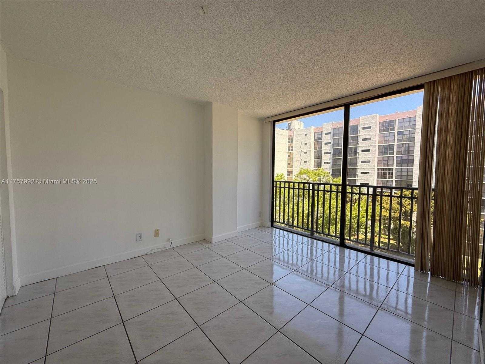 Small Image of 17011 NORTH BAY RD #607, Sunny Isles Beach Number 11