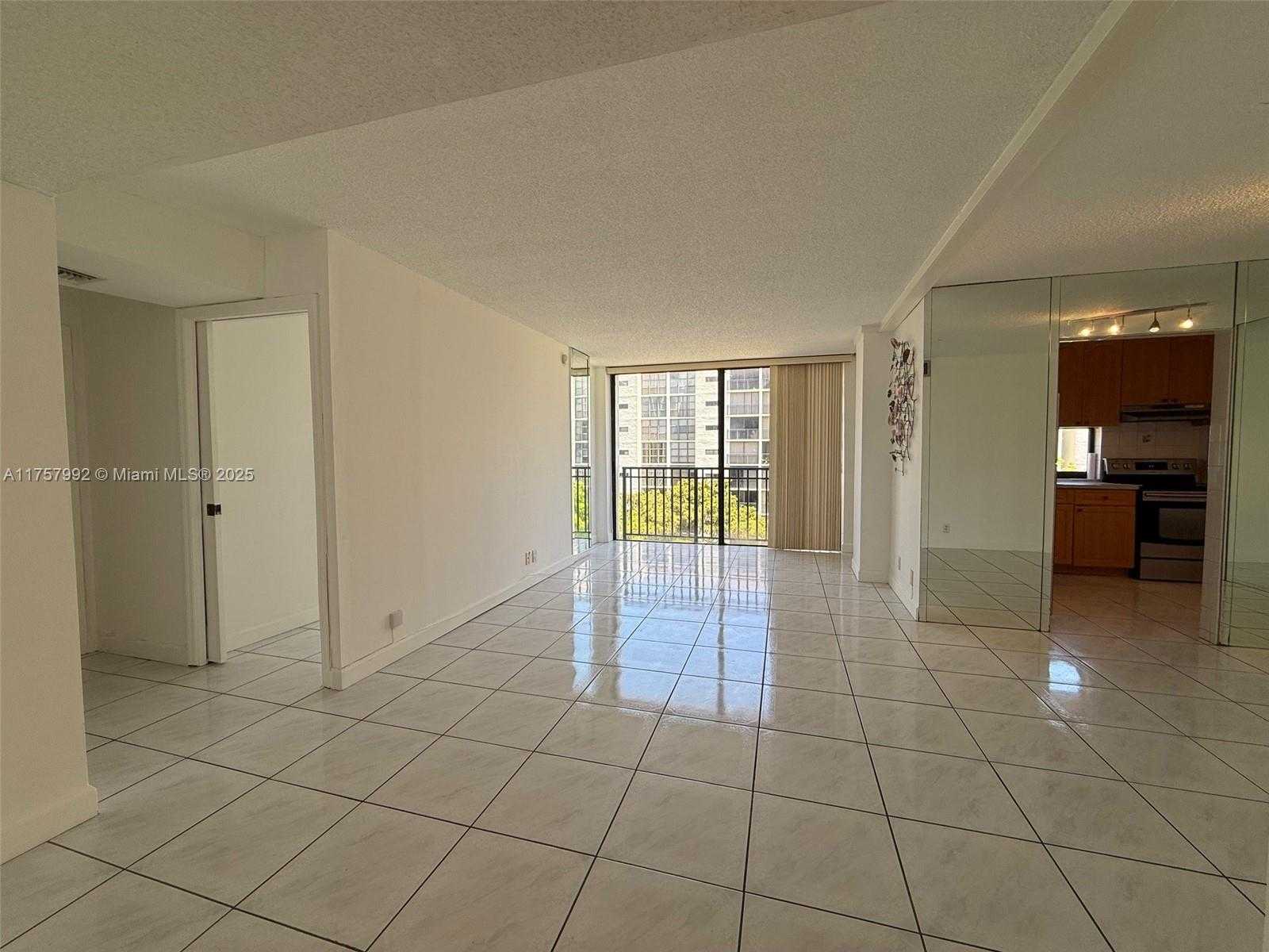 Small Image of 17011 NORTH BAY RD #607, Sunny Isles Beach Number 3