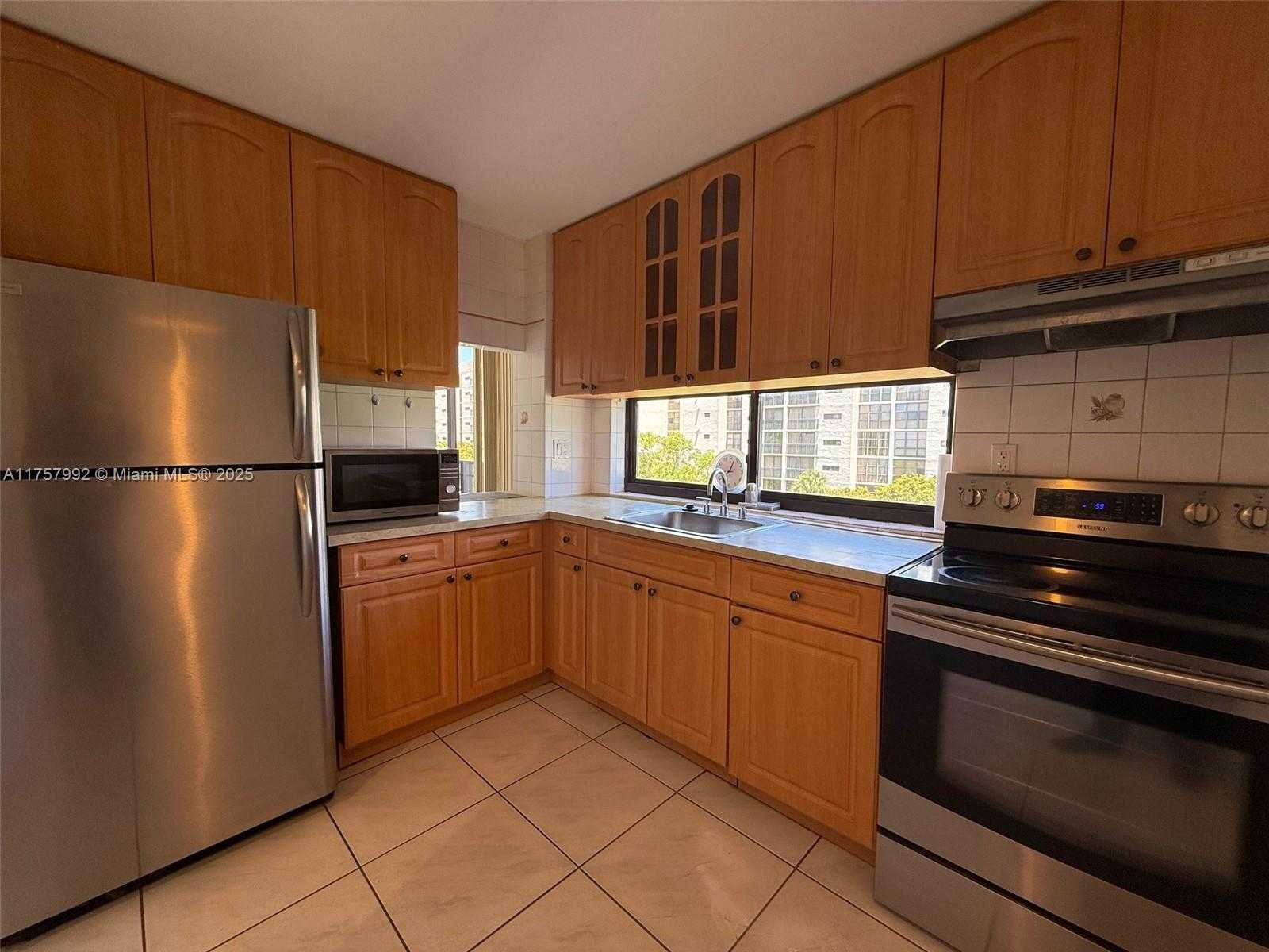 Small Image of 17011 NORTH BAY RD #607, Sunny Isles Beach Number 7