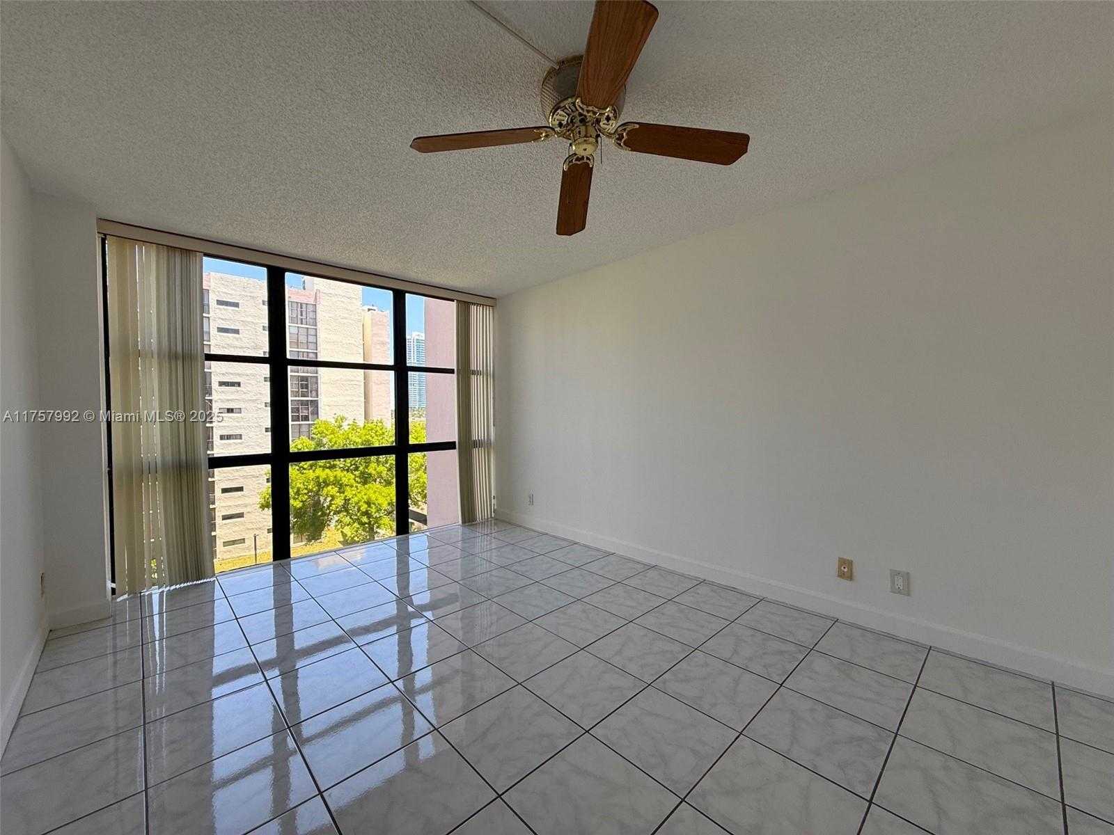 Small Image of 17011 NORTH BAY RD #607, Sunny Isles Beach Number 9