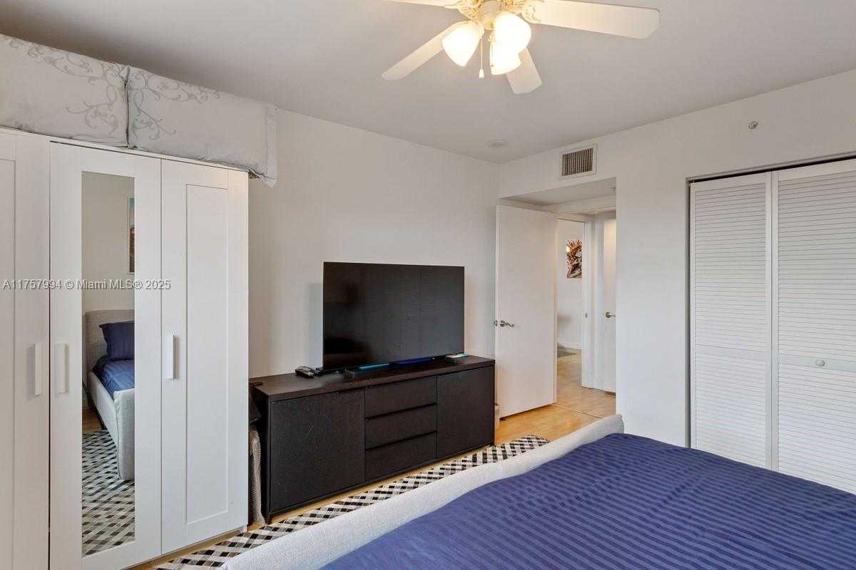 Small Image of 90 ALTON RD #807, Miami Beach Number 12