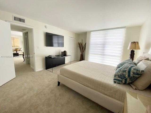 Small Image of 17600 NORTH BAY RD #N603, Sunny Isles Beach Number 15