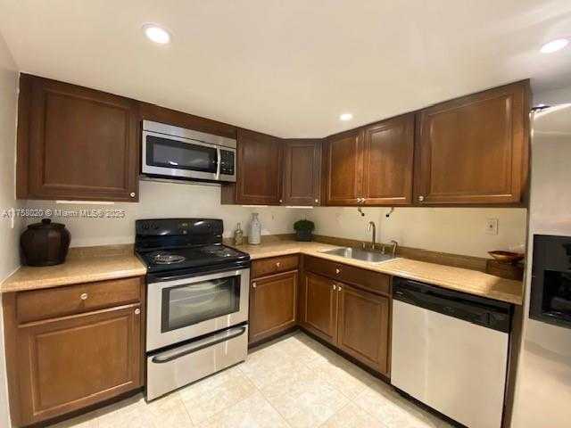 Small Image of 17600 NORTH BAY RD #N603, Sunny Isles Beach Number 4
