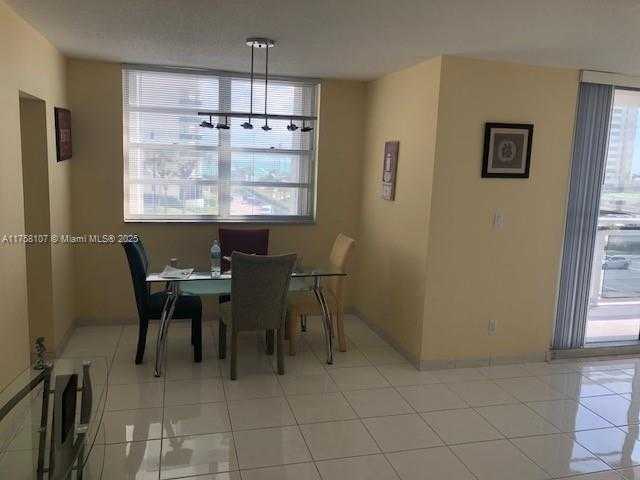 Imagen de Pequeño Objeto