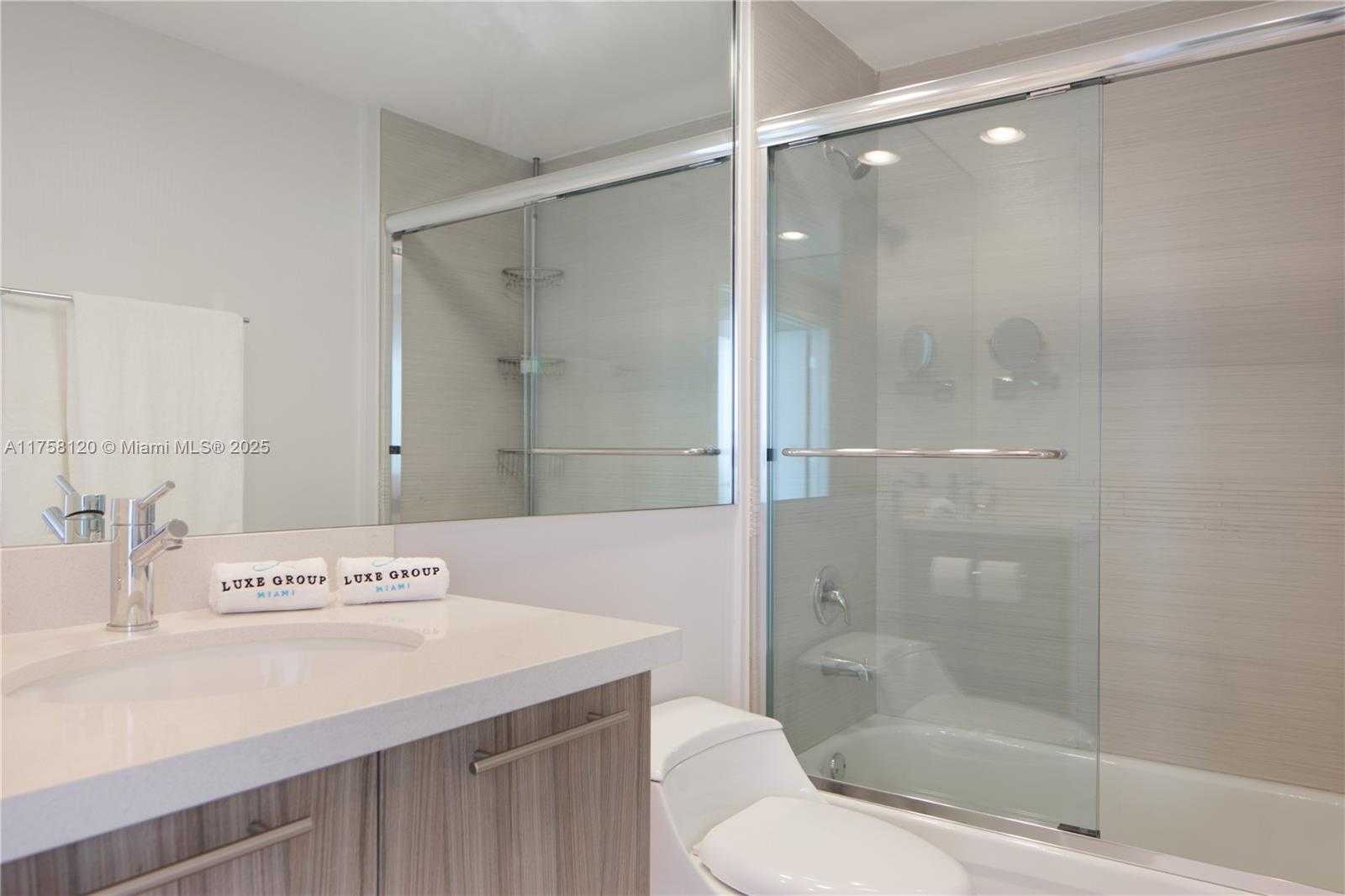 Small Image of 6700 INDIAN CREEK DR #PH5, Miami Beach Number 24