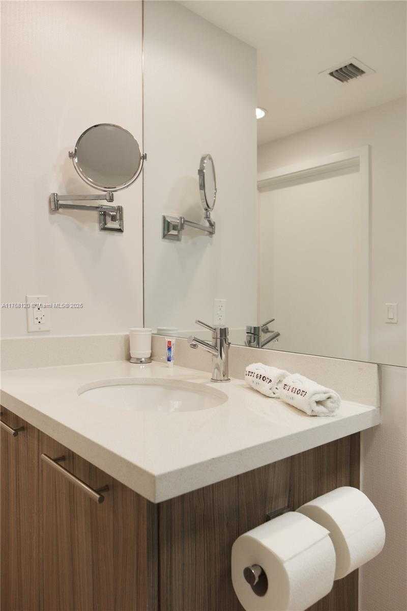 Small Image of 6700 INDIAN CREEK DR #PH5, Miami Beach Number 25