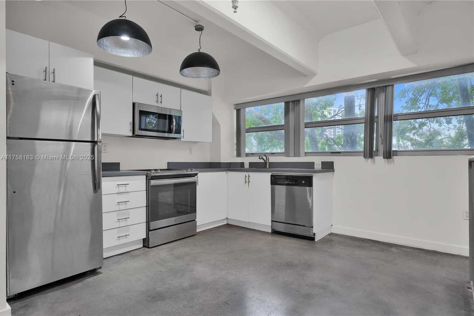Small Image of 4332 COLLINS AVE #203, Miami Beach Number 11