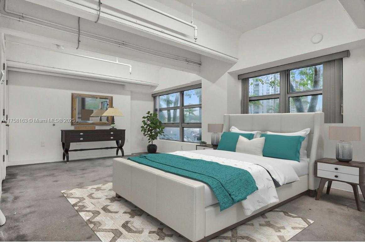 Small Image of 4332 COLLINS AVE #203, Miami Beach Number 5