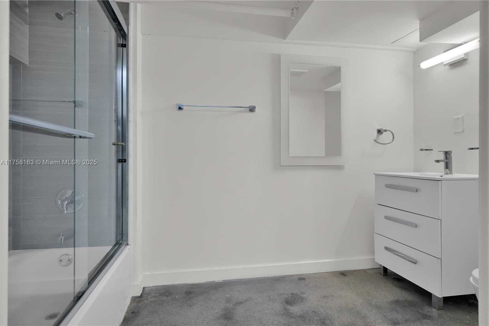 Small Image of 4332 COLLINS AVE #203, Miami Beach Number 6
