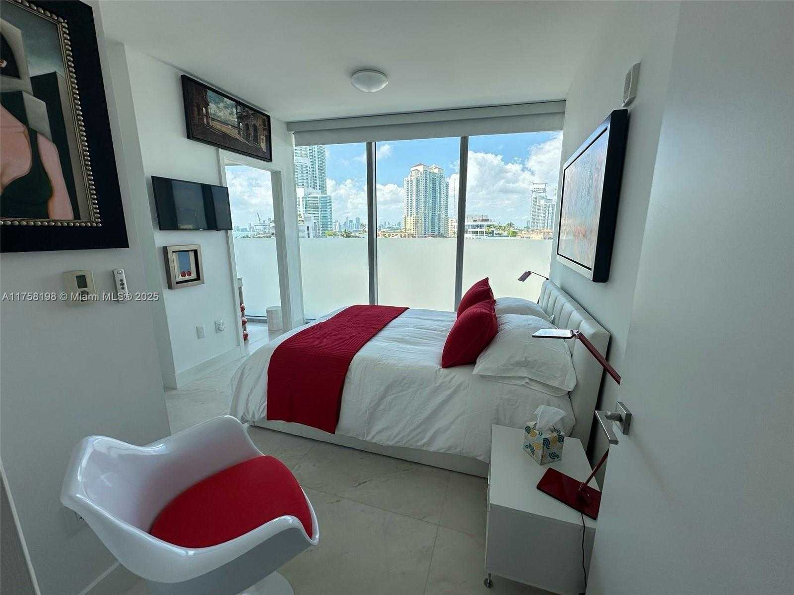 Small Image of 1 COLLINS AVE #602, Miami Beach Number 19
