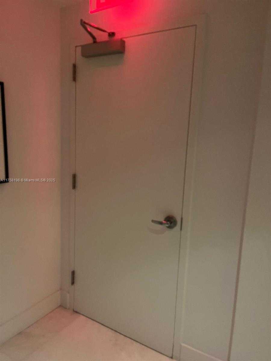 Small Image of 1 COLLINS AVE #602, Miami Beach Number 27