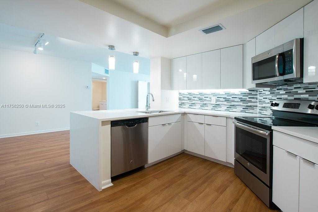 Small Image of 3605 NORTH EAST 207TH ST #2214, Aventura Number 4