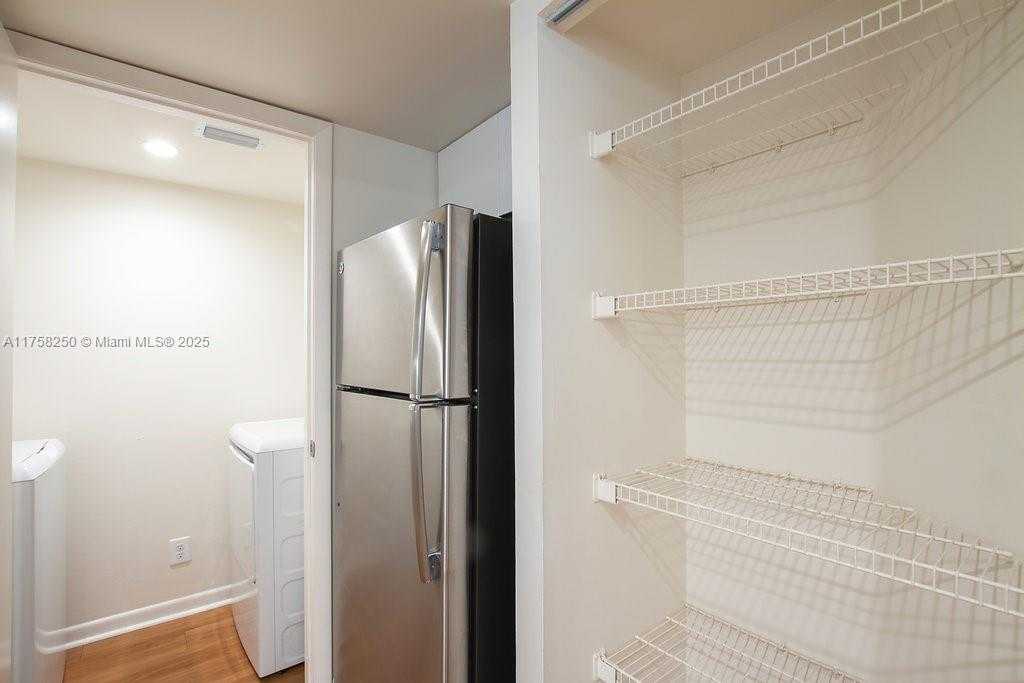 Small Image of 3605 NORTH EAST 207TH ST #2214, Aventura Number 7
