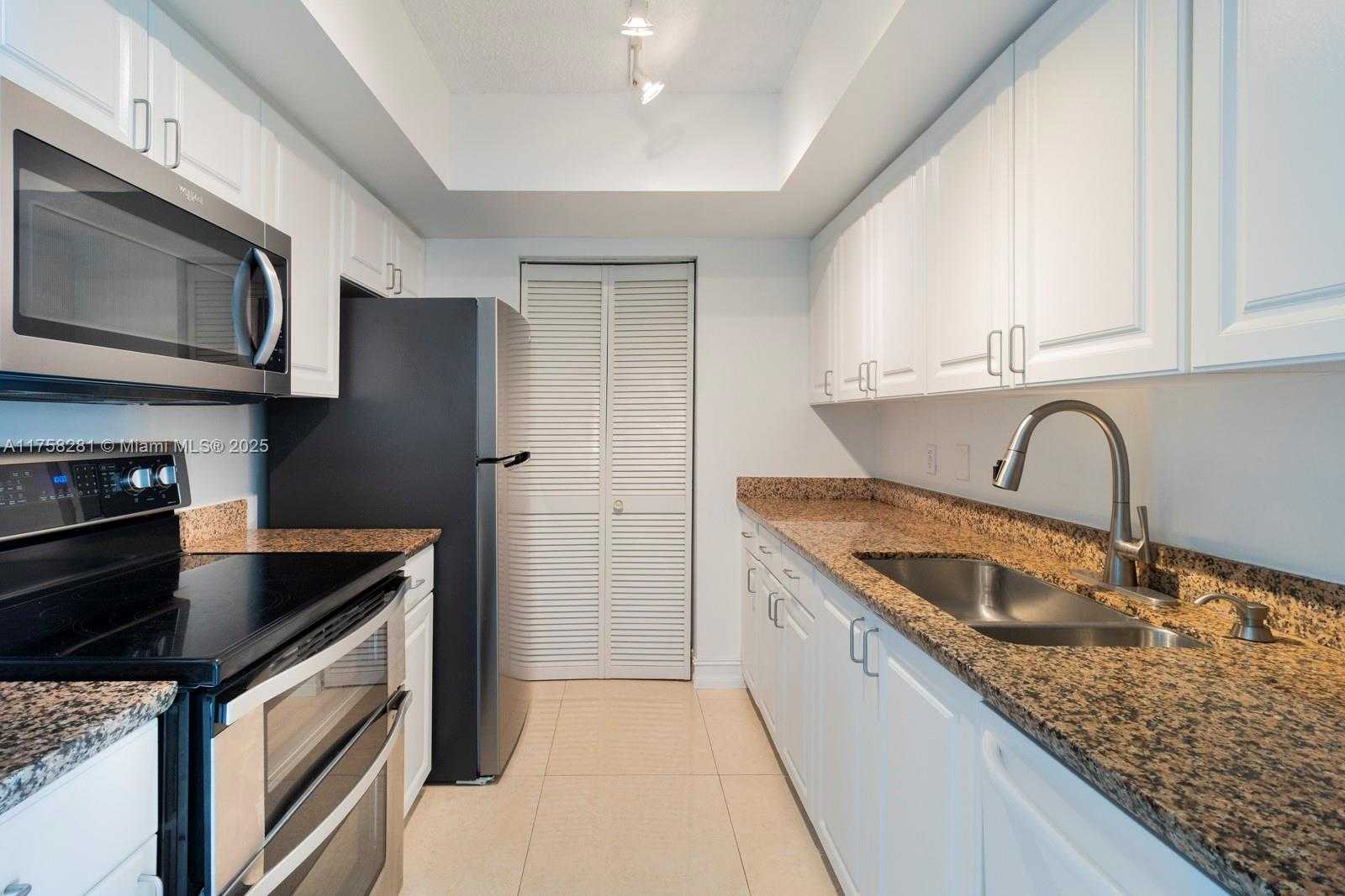 Small Image of 90 ALTON RD #2907, Miami Beach Number 13