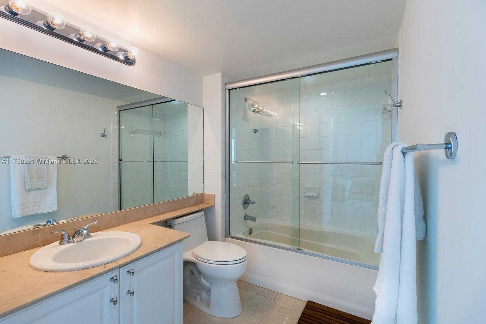 Small Image of 90 ALTON RD #2907, Miami Beach Number 15