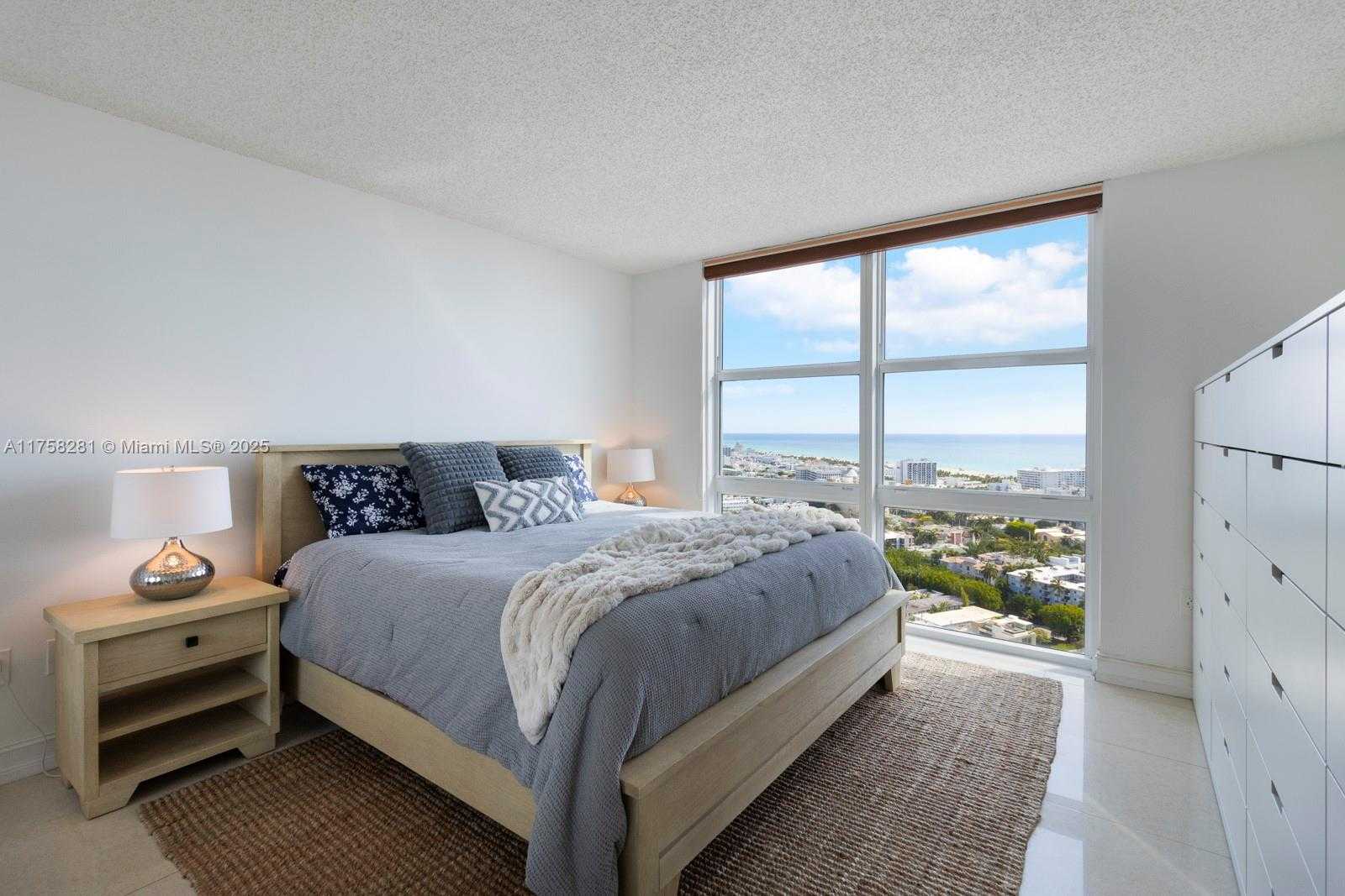 Small Image of 90 ALTON RD #2907, Miami Beach Number 4