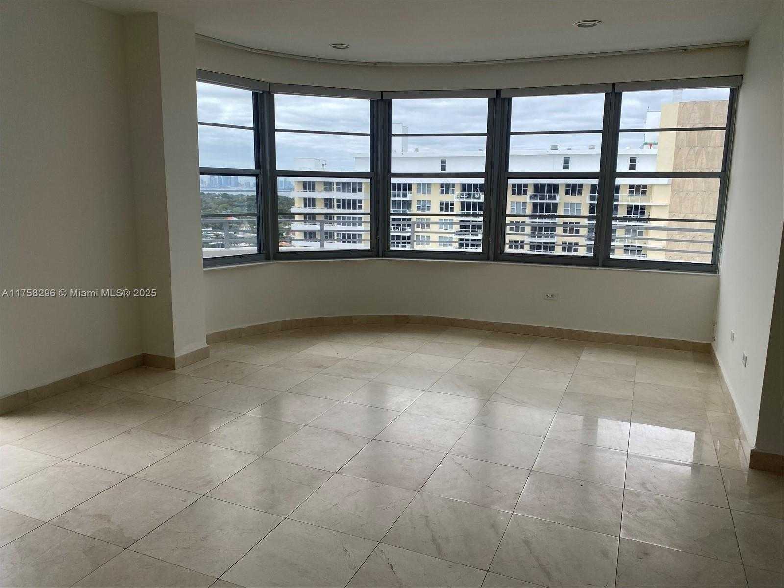 Small Image of 5555 COLLINS AVE #17A, Miami Beach Number 10