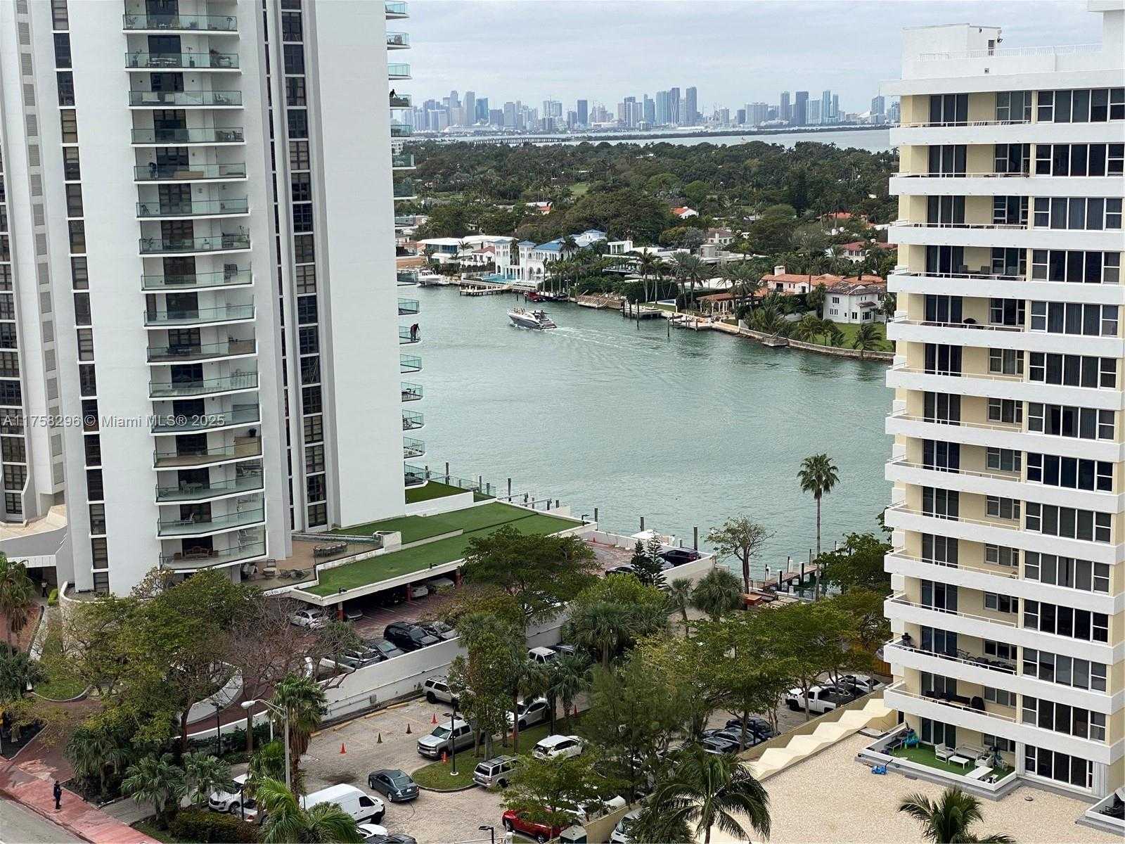 Small Image of 5555 COLLINS AVE #17A, Miami Beach Number 24
