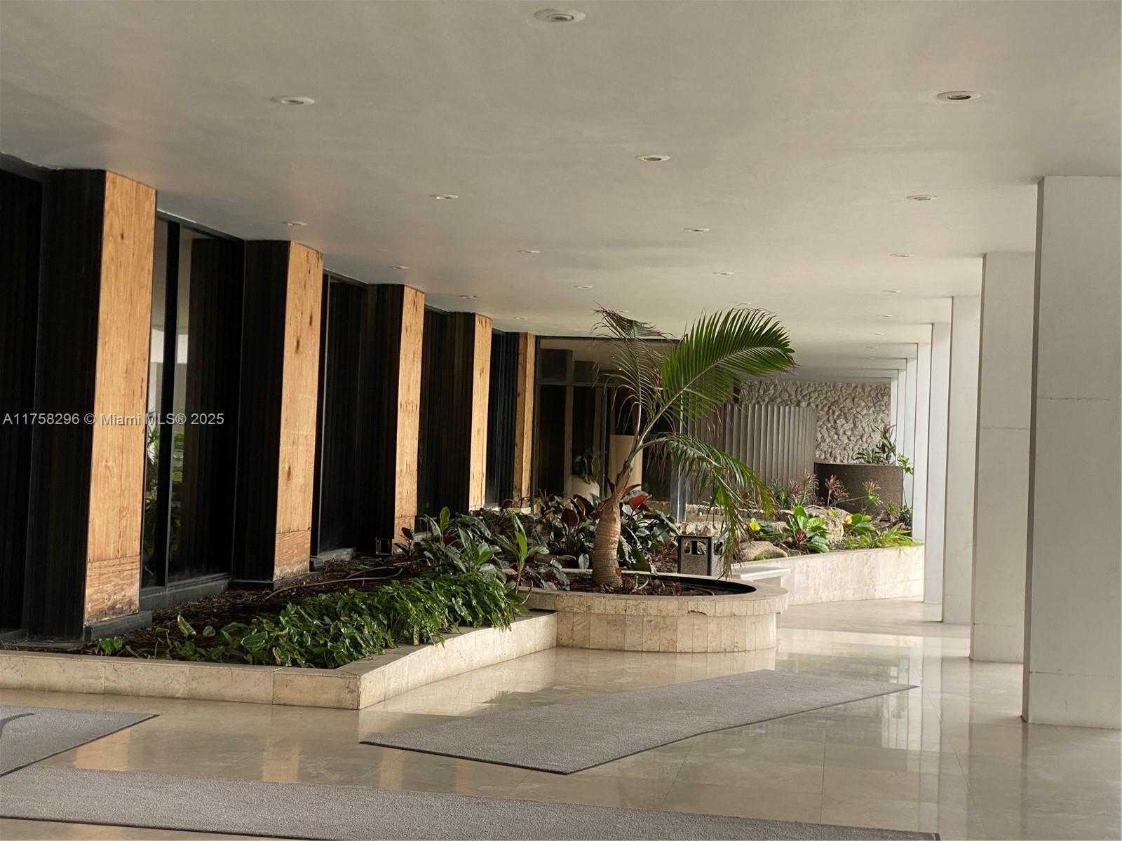 Small Image of 5555 COLLINS AVE #17A, Miami Beach Number 5